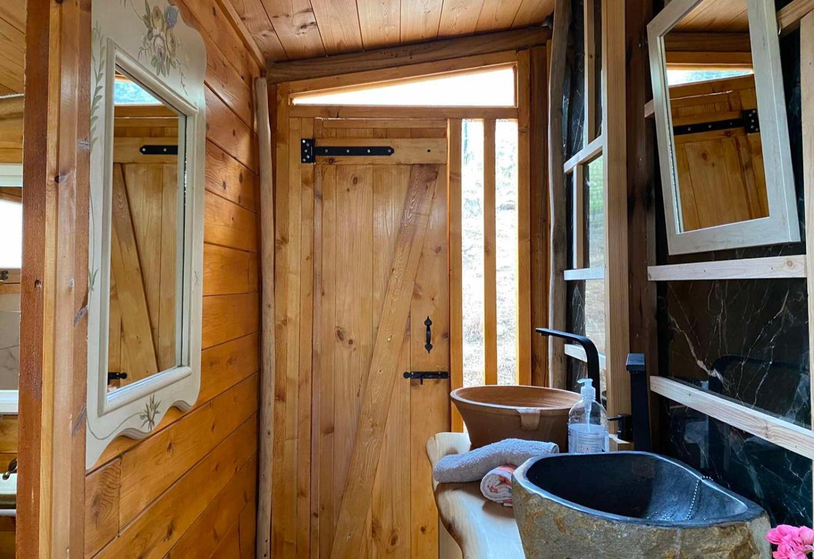 Wooden House At The Mountain-Private Paránimfoi Exterior foto